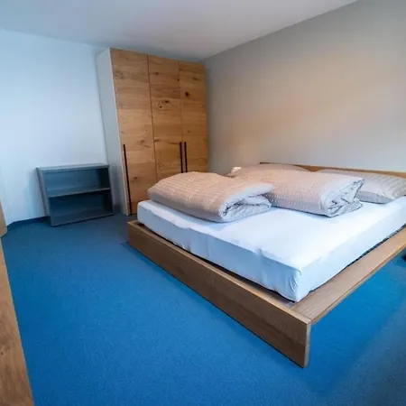 Grossenhaus, Valerian Apartment *