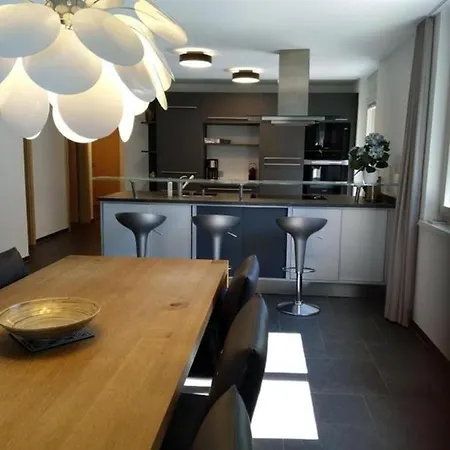 Grossenhaus, Valerian Apartment *